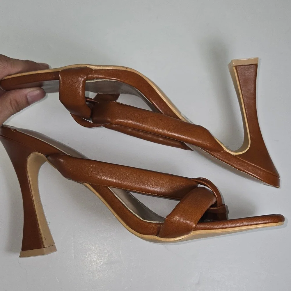Kayleen Tan Brown Square Toe Padded Thong‎ Heeled Sandals Size 10